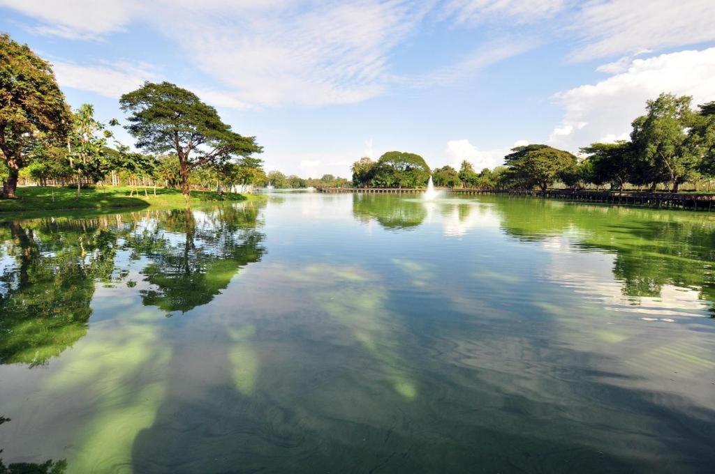 Hotel Lexus Yangon Dış mekan fotoğraf