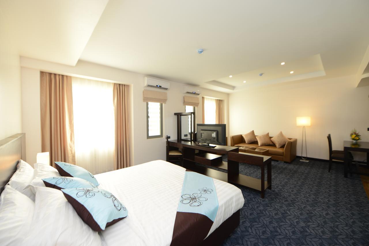 Hotel Lexus Yangon Dış mekan fotoğraf