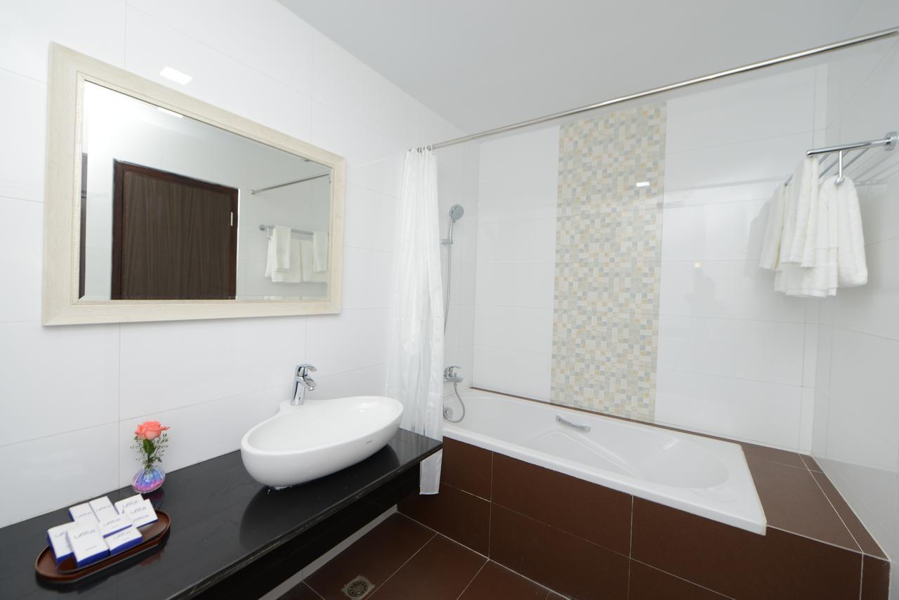 Hotel Lexus Yangon Dış mekan fotoğraf